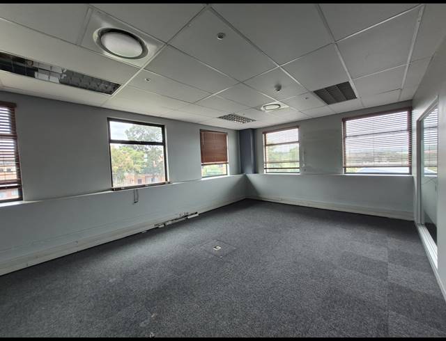 860M² OFFICE TO LET IN SUNNINGHILL